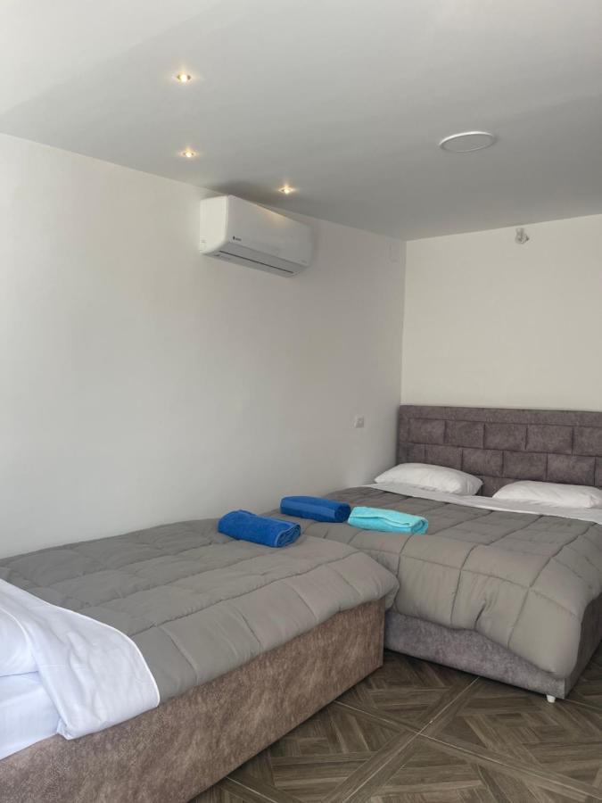 Ylli Guesthouse Përmet Exteriör bild